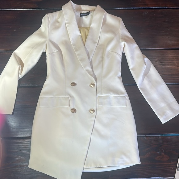 off white blazer dress or jacket - Picture 4 of 15